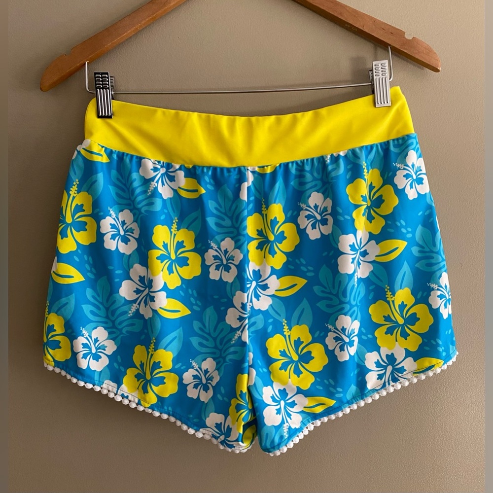 Two Piece Swimwear Bathing Suit Blue Floral Halter Top and Swim Shorts - Picture 8 of 16